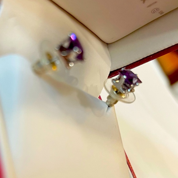 Iolite purple stud earrings - Picture 4 of 4